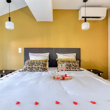 Les Cles De Laure - Le 11 Jacuzzi Avec Terrasses Clim Netflix Parking Apartment Carcassonne Exterior photo